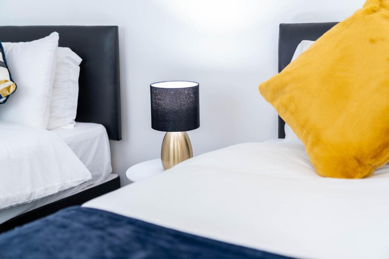 Three Bedroom Apartment- One Choice Stays Serviced Accommodation- Jewellery Quarter Бирмингем Экстерьер фото