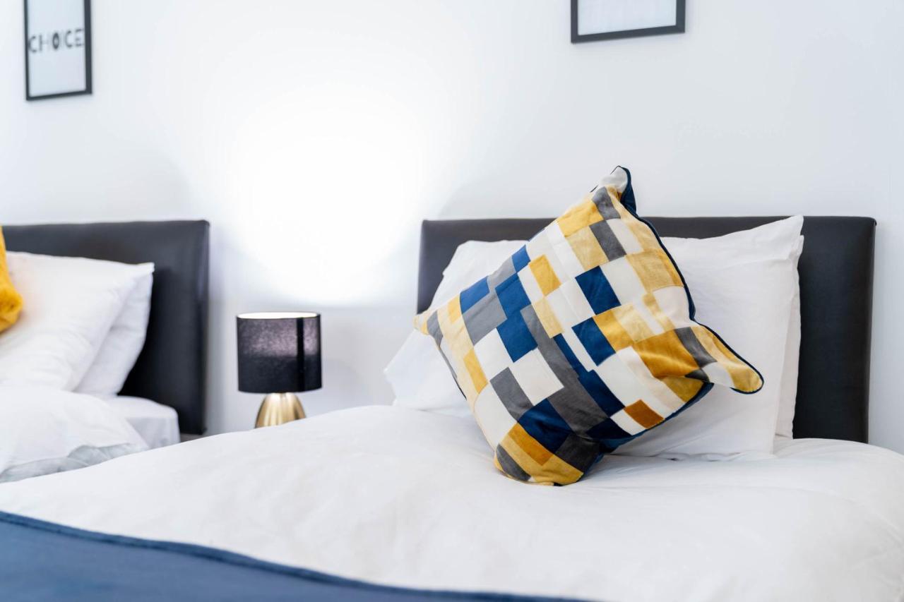 Three Bedroom Apartment- One Choice Stays Serviced Accommodation- Jewellery Quarter Бирмингем Экстерьер фото