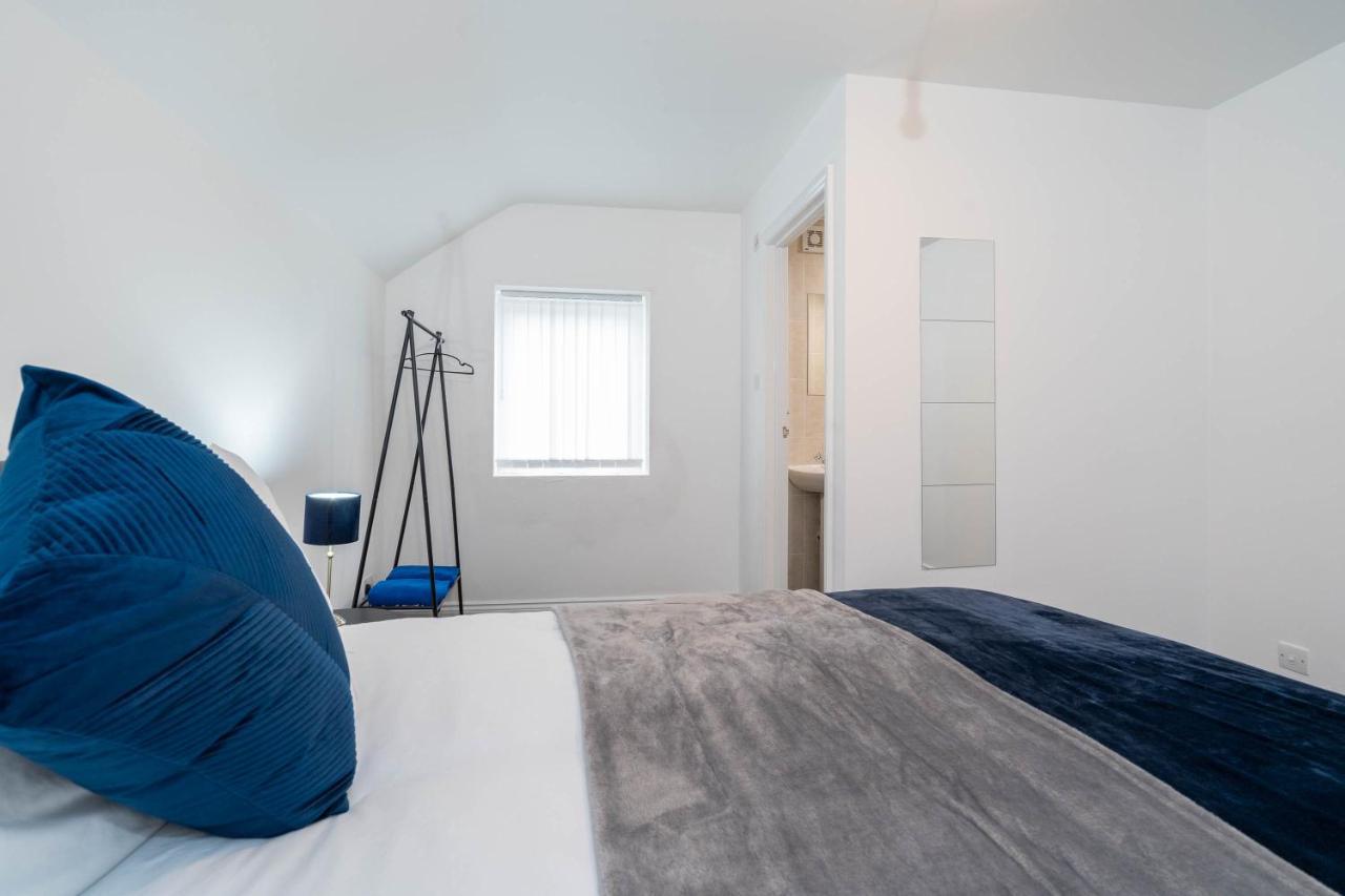 Three Bedroom Apartment- One Choice Stays Serviced Accommodation- Jewellery Quarter Бирмингем Экстерьер фото