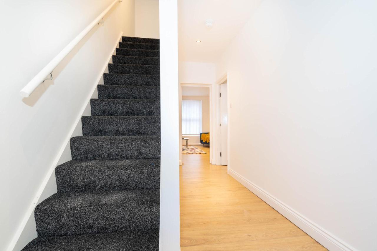 Three Bedroom Apartment- One Choice Stays Serviced Accommodation- Jewellery Quarter Бирмингем Экстерьер фото