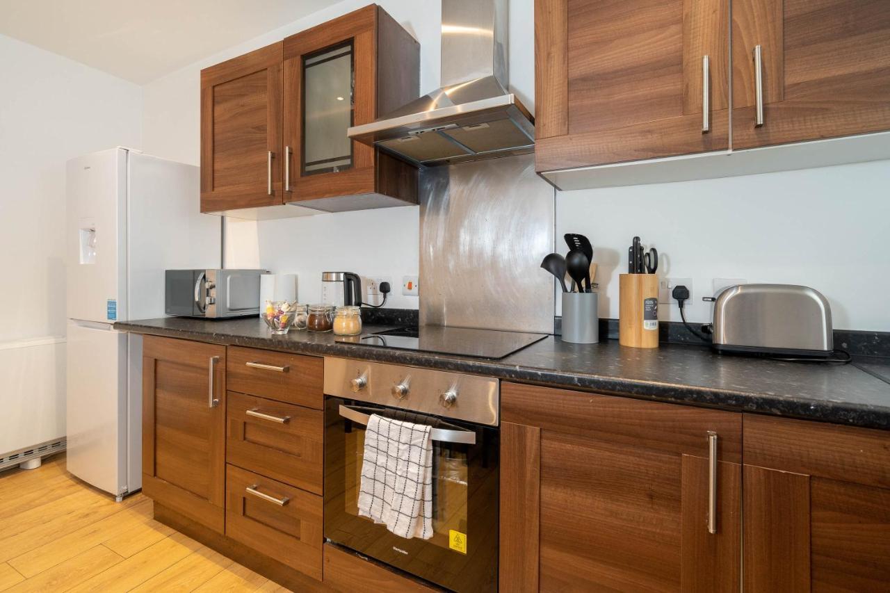 Three Bedroom Apartment- One Choice Stays Serviced Accommodation- Jewellery Quarter Бирмингем Экстерьер фото