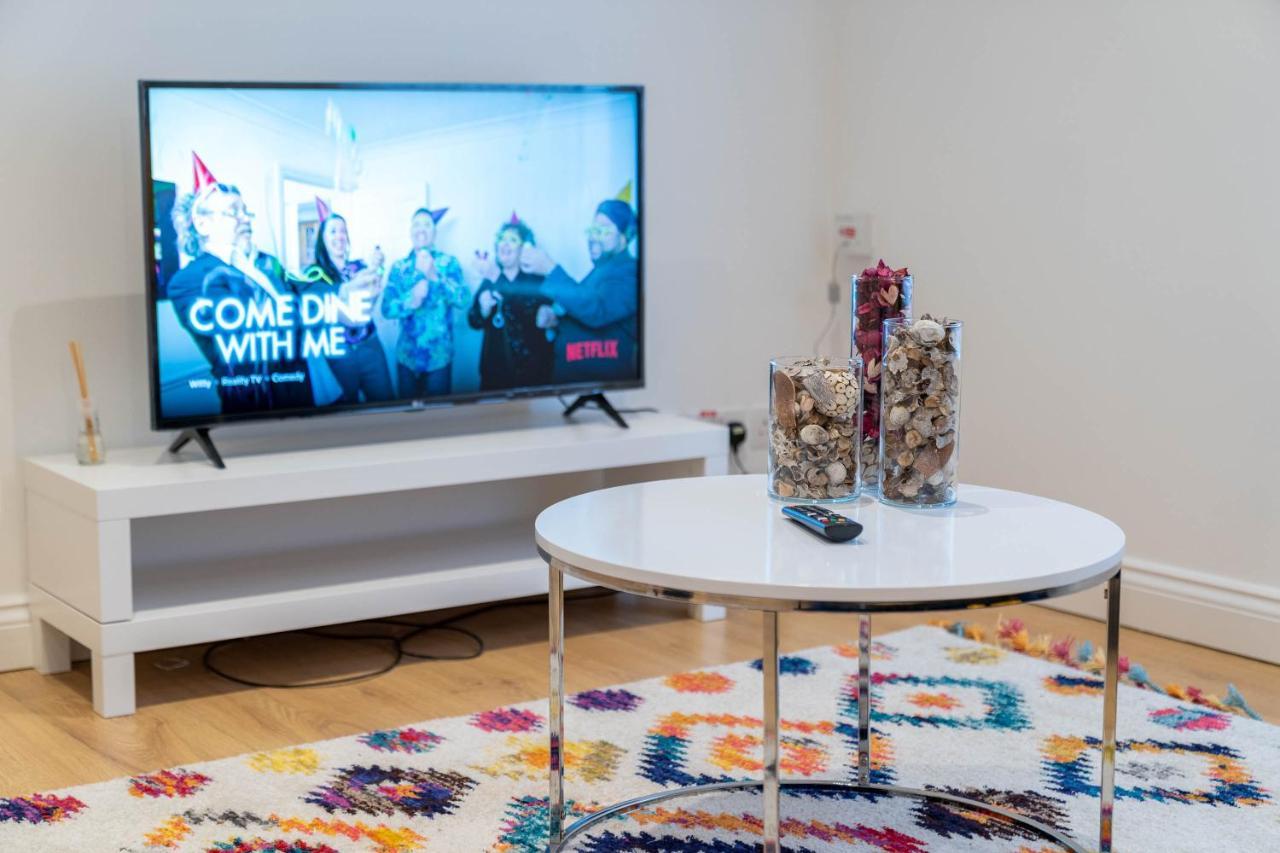 Three Bedroom Apartment- One Choice Stays Serviced Accommodation- Jewellery Quarter Бирмингем Экстерьер фото